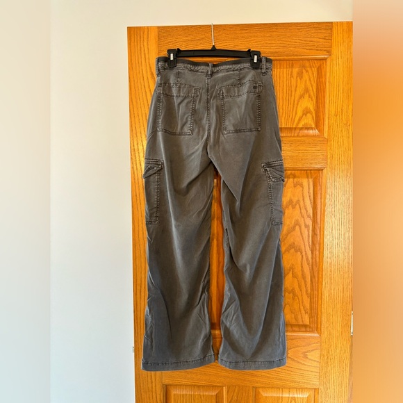 American Eagle Cargo Pants - Picture 3 of 6